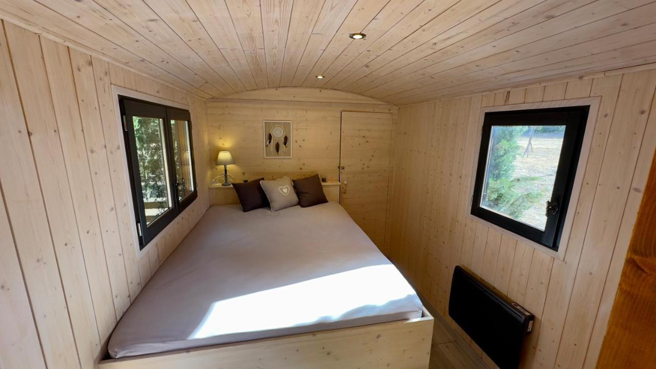 Superbe Roulotte De Charme Hotel Bagnols-en-Forêt Buitenkant foto
